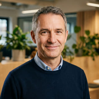 James Mitchell, Diretor Executivo da Trono Fundência, apresentado numa imagem de perfil