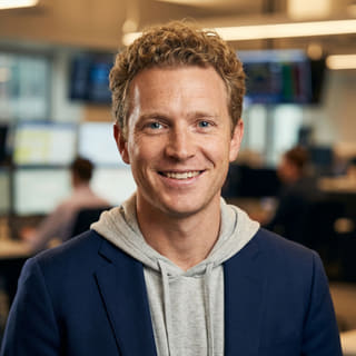 Ryan Brooks, Analista Principal de Trading na Trono Fundência, numa imagem de perfil