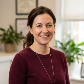 Laura Bennett, Diretora de Normas da Plataforma na Trono Fundência, em imagem de perfil